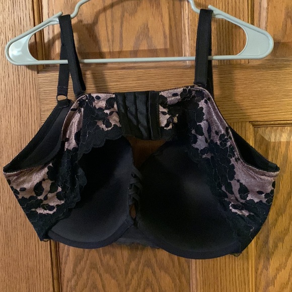 Torrid shiny lace bra - Picture 3 of 3